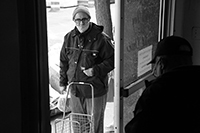 Food queues : Food lines : Hell's Kitchen : Streetlife, New York, Photo by Richard Moore